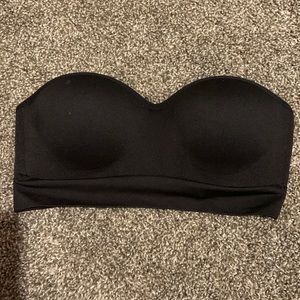 Black push-up strapless bra